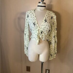 New Free People Boho Whimsy Goth Cream Embroidered Tie Front Crop Top Shirt MD.
